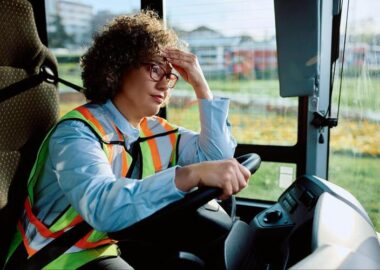 Fadiga ocupacional no transporte: o risco invisível que pode custar vidas e milhões