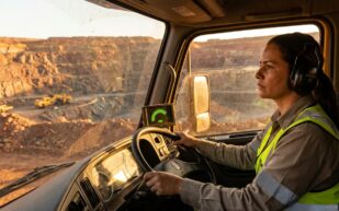 Como a análise de dados e a gestão humanizada podem reduzir os riscos de fadiga na mineração?
